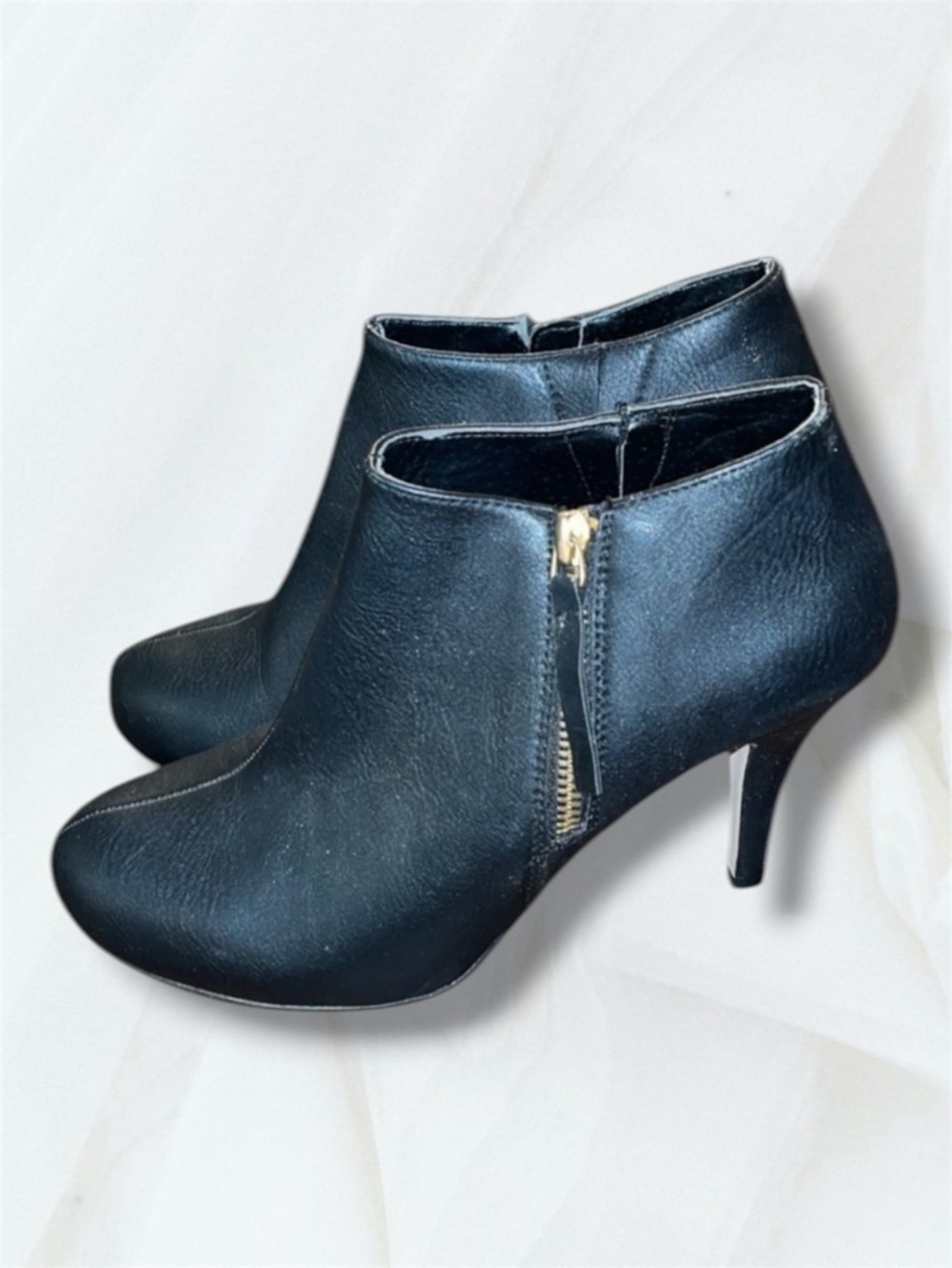 Madden Girl Women's Ginger Ankle Boot Black Smooth 7.5 71/2